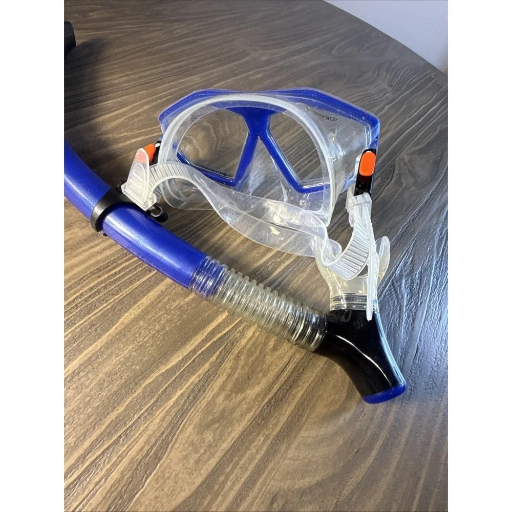U.S. Divers Proflex Snorkel Set Adult Medium 7-10 Mask Fins Snorkel Travel Bag
